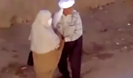 Che cagna accarezzando vagina e culo con le video gratuiti di lesbiche unghie