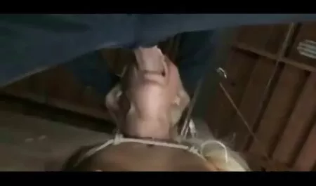 Blondie gode il film hard recenti gratis suo orgasmo