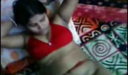 Ragazza bionda gratis video hard cambiare i vestiti in case pubbliche