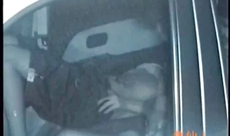 Due giovani ragazze sul pavimento coinvolti in porno film completi gratis orge