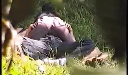 Una bella ragazza, ha annunciato al video gratis di troie fidanzato della sua amata che oggi farà tutto da solo, metterà l'uomo in un comodo divano e, afferrando i pistoni con la mano un po ' cattiva, con un dolce a balze dai suoi genitali.