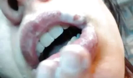 Bella Dai Capelli rossi delle donne si free video porno italiani fermò in bagno