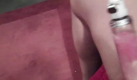 Ragazza Piccola bionda era come un allenatore di fitness porno gratis in tv
