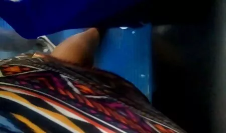 Giovane lesbiche avendo divertimento film porno visione gratuita in il crib