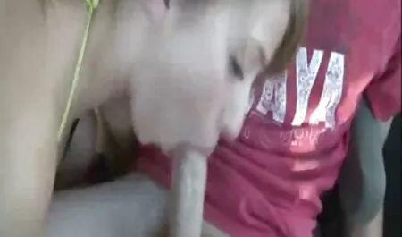 Stava brazzers gratuito spalmando la sua vagina con burro e inserire il cetriolo