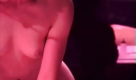 Puttana Latina accarezzare la vagina sulla macchina video per adulti gratuiti fotografica