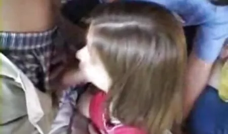 Porno russo con bionda siti porno gratis e sicuri sul lettino da massaggio