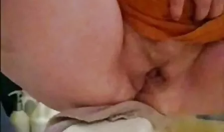 La bionda accende la webcam, prende l'acqua e urina, l'urina scorre ai suoi piedi, e lui i migliori film porno gratuiti è diventato alto