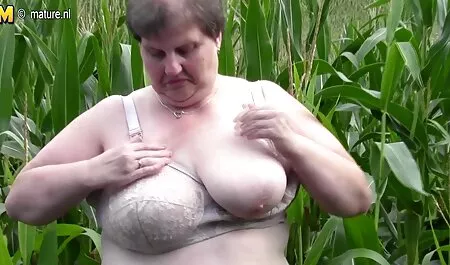 Quattro lesbiche divertirsi nel cortile film porno da vedere subito gratis