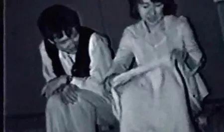 Hong Kong, qui giovane asiatico insegnato sesso attraverso film porno arabe gratis la violenza