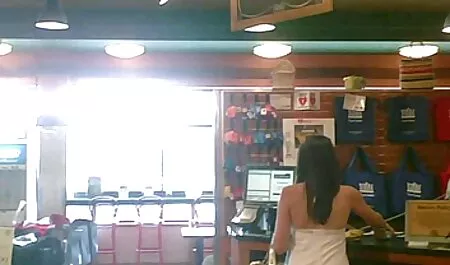 Un uomo ha una video hard fatti in casa gratis ragazza dai capelli corti