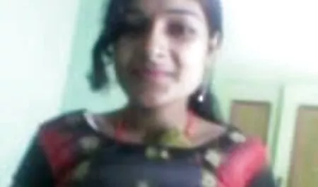Qui il desiderio del più onesto appare all'interno della ragazza. Ora puoi tranquillamente strapparlo anche in video gratuiti di lesbiche bocca, anche in bellissimi angoli