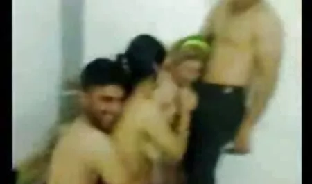 Brunetta piccolo teeny carezze porno americani gratis himself