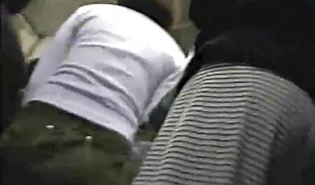 Una bella donna Brune ingoiare il cazzo video porno gratis di oggi in gola