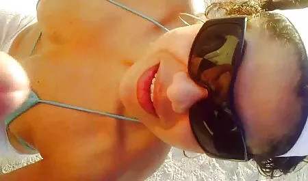 Coppia cazzo in un video hard nonne gratis divano rosso
