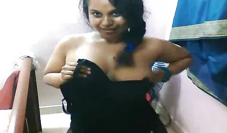 Erica delicatamente punire vagina cattivo Sarah con un vibratore nero il miglior sito porno gratis