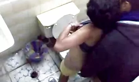 Partito brazzer gratuito in il piscina lesbica giovane