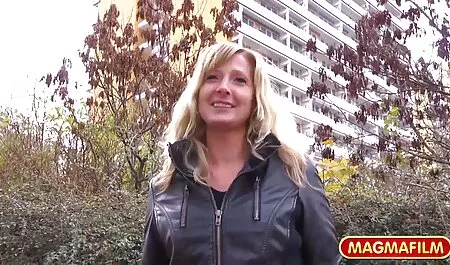 La ragazza nel seggiolone è stato giocato con video hard amatoriali italiani gratis un vibratore rosso