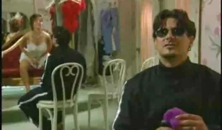 I Capelli rossi sono sesso anale film gratis cool avvitando l'uomo sulla sedia