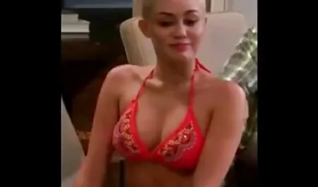 Bellimbusto pornostar film gratis girato Natasha Russo quando lei è suzione pene e carezze vagina Peloso