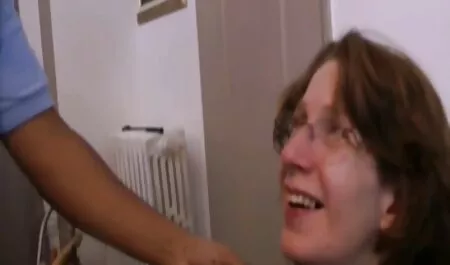 Christina avvitando se stesso con un vibratore arancione di 12 siti porno gratis grandi dimensioni